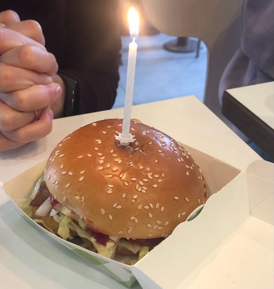 burger cake